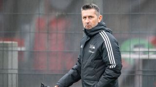 Unions neuer Trainer Nenad Bjelica beim ersten Training (Quelle: imago images/Beautiful Sports)