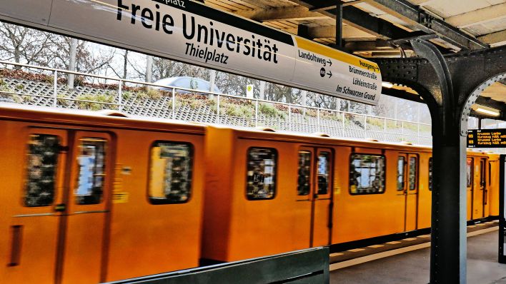 Der Bahnhof "Freie Universität" in Berlin. Für 29,40 Euro monatlich sollen Studierende ab dem Sommersemester bundesweit den ÖPNV nutzen können.(Quelle: Imago Images)