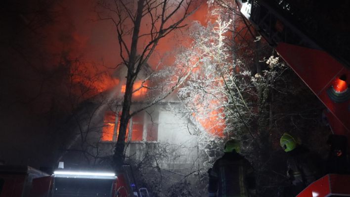 Haus in Berlin-Lichtenberg brennt (Quelle: Pudwell)