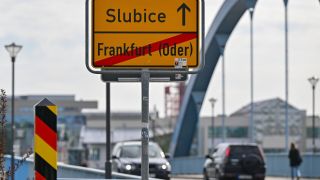 Deutsch-polnische Grenzübergang Stadtbrücke in Frankfurt (Oder) (Quelle: dpa/ Patrick Pleul)