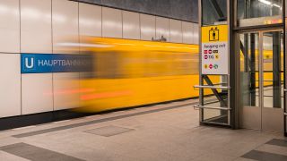 Ein Aufzug am U-Bahnhof Hauptbahnhof. (Quelle: dpa/K-H Spremberg)