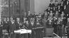 US Präsident John F. Kennedy (M) werden während seines Besuchs in Berlin am 26.06.1963 in der Freien Universität die Ehrenbürgerrechte der Stadt verliehen. (Quelle: Picture Alliance)