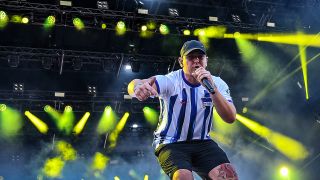 Rapper Luvre47 steht beim Lollapalooza Festival am Berliner Olympiastadion auf der Bühne.