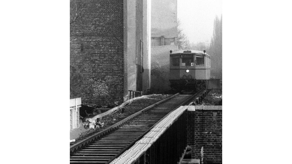 Wiedereroeffnung der Wannseebahn am 01.01.1985