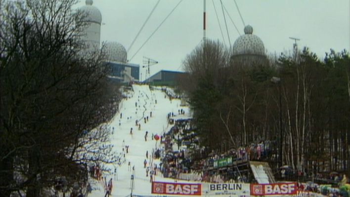 Die Ski Alpin-Strecke auf dem Teufelsberg in Berlin 1986 (Quelle: rbb)