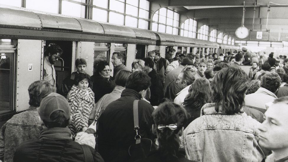 Berlin war überfuellt, auch am zweiten Wochenende besuchten Millionen von DDR Bürgern den Westteil von Berlin und das Bundesgebiet. 18.11.1989