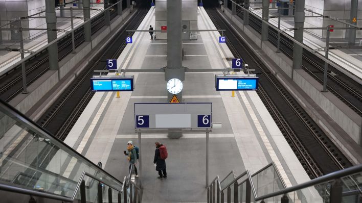 Die Lokführergewerkschaft GDL hat einen Streik bei der Deutschen Bahn von Mittwoch bis Freitag angekündigt. (Bild: Xinhua/dpa)