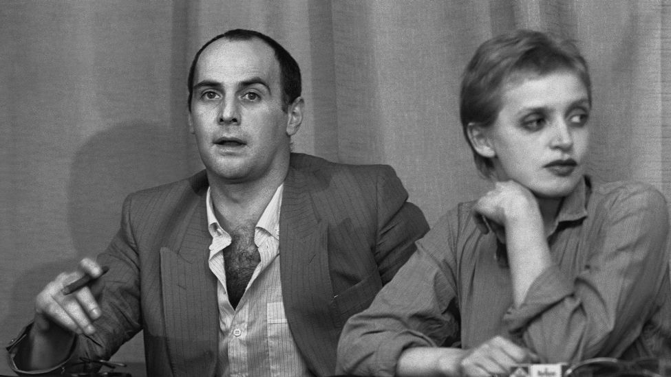 Archivbild:Katharina Thalbach und Thomas Brasch 1981 beim Filmfestival Cannes, hier bei der Pressekonefrenz zu ihrem Film "Engel aus Eisen" (Quelle:picture allaince/Reimer/Sammlung Richter)