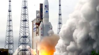 Start der Ariane-Trägerrakete vom Europäischen Weltraumbahnhof in Französisch-Guayana. (Foto: picture alliance/AP)