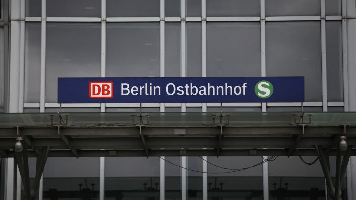 Symbolbild: Eingang vom Berliner Ostbahnhof (Ostbhf) im Bezirk Friedrichshain.(Quelle: dpa/dts Nachrichtenagentur)