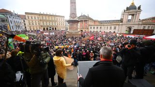 Mike Schubert (SPD) spricht am 14.01.2024 während der Demonstrationen «Potsdam wehrt sich». (Quelle: Sebastian Gollnow)