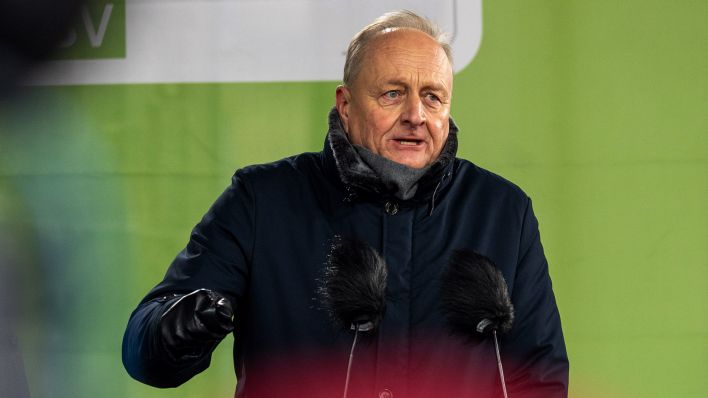 15.01.2024, Berlin: Joachim Rukwied, Präsident des Deutschen Bauernverbandes, spricht auf der Kundgebung am Brandenburger Tor. (Quelle:dpa/M.Skolimowska)