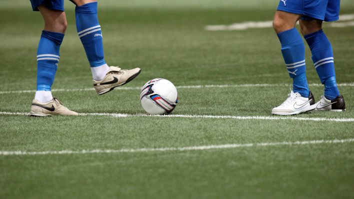 Ein Symbolbild vom Hallenfußball (imago images/Pressefoto Baumann)