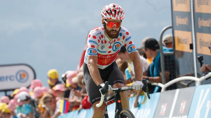 Der Berliner Radprofi Simon Geschke bei der Tour de France 2023 im gepunkteten Bergtrikot (imago images/Sirotti)