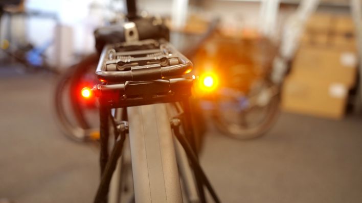 Sicherheit im Straßenverkehr: Verkehrsministerium will Blinker für alle  Fahrräder erlauben