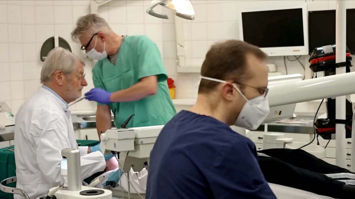 Archivbild: Das Zahnmedizinische Versorgungszentrum im Vivantes Neukölln für Menschen mit Behinderungen muss schließen. (Quelle: rbb)