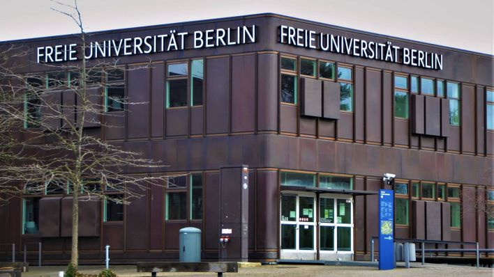 Archivbild: Freie Universitaet Berlin, Uni-Gebäude in Dahlem. (Quelle: imago images/Segerer)