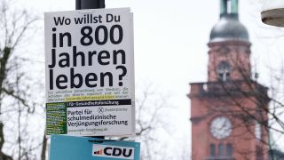 Wahlplakate der Parteien CDU und anderer Parteien zur bevorstehenden teilweisen Wiederholung der Wahlen zum Deutschen Bundestag aufgenommen am 06.01.2024 in Berlin-Pankow. (Quelle: Imago Images/snapshot-photography/K.M.K)