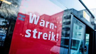 Symbolbild: Warnstreik von Verdi in Berlin am 02.02.2024.(Quelle: picture alliance/Rainer Keuenhof)