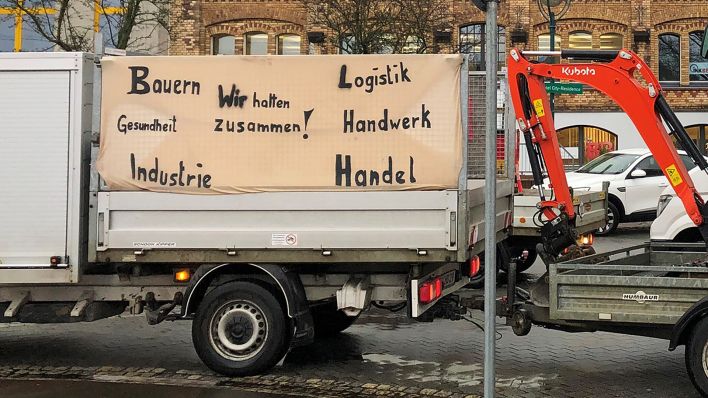 Originalbild: Bauern-und Handwerkerprotest am 12.02.2024 in Frankfurt (Oder). (Quelle: rbb/Felicitas Montag)