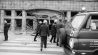Der Tatort am Tag nach dem Anschlag. Am 24.05.1972 explodierten auf dem Gelände des amerikanischen Hauptquartiers in Heidelberg in zwei Zivilfahrzeugen Bomben.(Quelle: dpa/Roland Witschel)