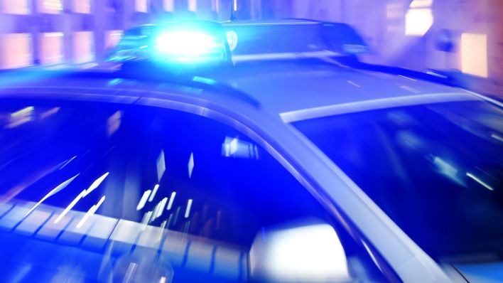 Berlin-Spandau: 28-Jähriger greift nach Hausverbot Polizisten an