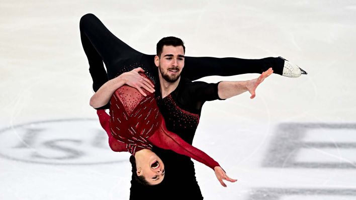 Das Eiskunstlauf-Paar Annika Hocke und Robert Kunkel (Quelle: IMAGO / AFLOSPORT)