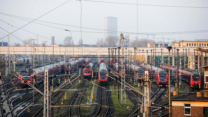 Archivbild:Züge der Deutschen Bahn während eines Streiks der GDL am 07.03.2024.(Quelle:imago images/R.Keuenhof)