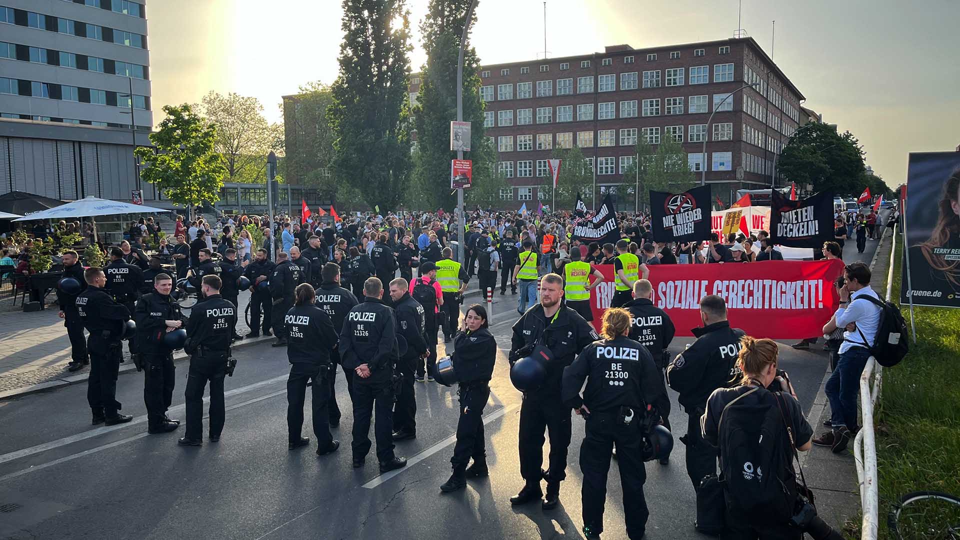 Demonstration vor dem Arbeitsamt in Berlin Wedding, Leopoldplatz. (Quelle: rbb)
