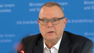 ARCHIV - 12.07.2023, Brandenburg, Potsdam: Brandenburgs Innenminister Michael Stübgen (CDU) spricht auf einer Pressekonferenz.(Quelle: dpa/Michael Bahlo)