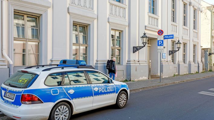 Symbolbild: Polizeirevier Potsdam am 26.09.2022. (Quelle: IMAGO/Olaf Döring)