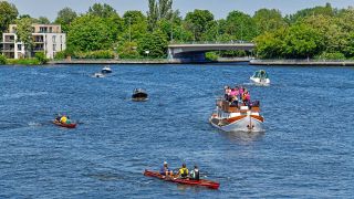 Symbolbild:Viele Boote an einem sonnigen Tag auf Dahme und Spree.(Quelle:picture alliance/Bildagentur-online/Schöning)