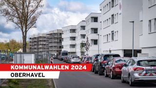 Wohnhäuser werden am 17.04.2024 im Oranienburger Neubaugebiet Emil-Büge-Straße gebaut. (Quelle: imago-images/Jürgen Ritter)