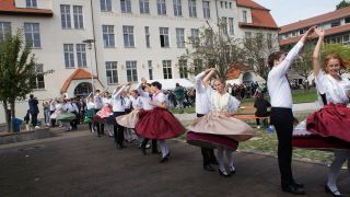 swěźeń na Dolnoserbskem gymnaziumje/Das Niedersorbische Gymnasium feiert