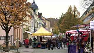 Innenstadt mit Markt in Bernau
