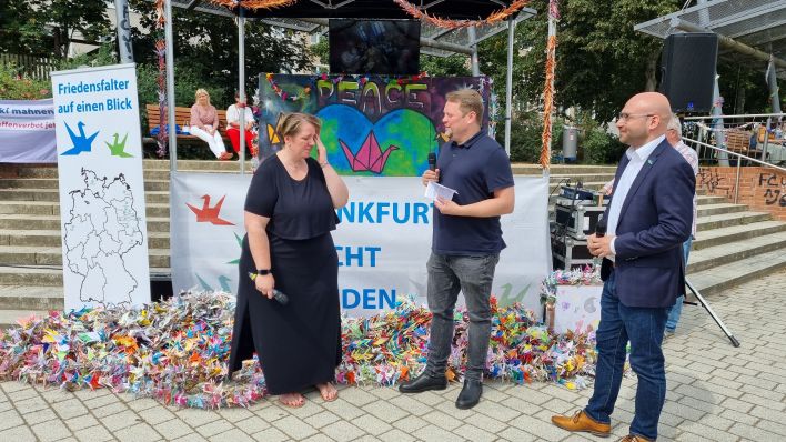 Kinderbeauftragte Jacqueline Eckardt und Oberbürgermeister von Frankfurt (Oder) René Wilke bei Gedenken gegen Atomwaffen