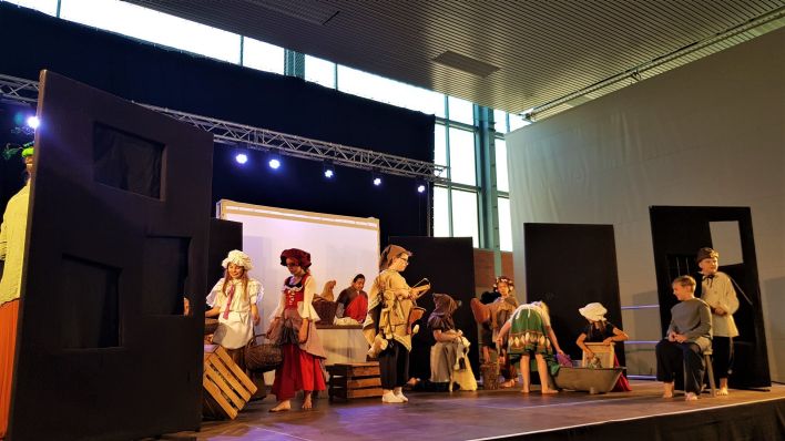 Schüler der Siegmund-Jähn-Grundschule spielen Theaterstück zur Geschichte von Fürstenwalde