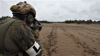 Reservisten des Heimatschutzes beim Training auf dem Truppenübungsplatzder Bundeswehr in der Annaburger Heide