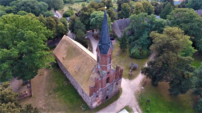 Die Klosterkirche von Altfriedland in der Außenansicht