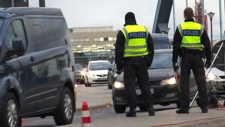 Kontrolle der Bundespolizei an der Grenze zwischen Deutschland und Polen an der Stadtbrücke Frankfurt (Oder)