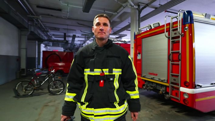 David Schulze ist olympischer Fackelläufer und Feuerwehrmann (Bild: rbb)
