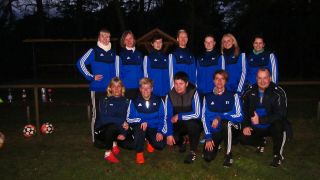 Mannschaftsbild Frauenmannschaft vom FSV Groß Leuthen (Foto: rbb/Friedrich)