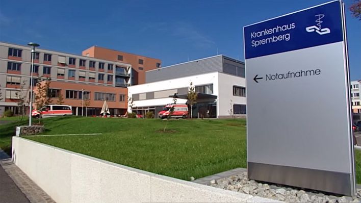 Die Einfahrt zur Notaufnahme des Krankenhauses Spremberg (Foto: rbb)