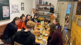 Frühstücksrunde im Wohnprojekt K29 in Cottbus
