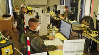 Die Bundeswehr hilft im Gesundheitsamt Forst (Foto: rbb/Erler)