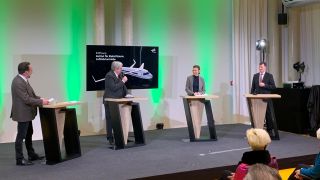 Brandenburgs Wirtschaftsminister Jörg Steinbach und Uni-Präsidentin Gesine Grande bei derEröffnung des Instituts für elektrifizierte Luftfahrtantriebe an der BTU in Cottbus