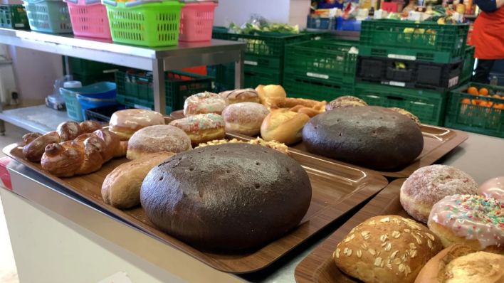 Vor allem Backwaren wie Brot und Kuchen sind deutlich teurer geworden. Die Nachfrage danach ist bei der Cottbuser Tafel gestiegen (Foto: rbb/Friedrich)
