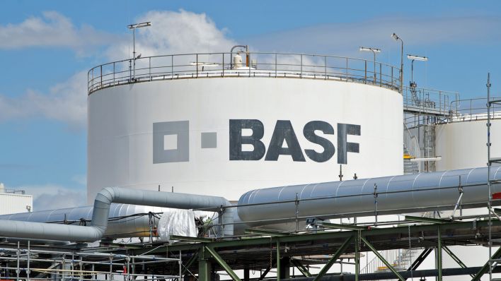 Blick auf das Werkgelände der BASF Schwarzheide (Foto: dpa/Kahnert)