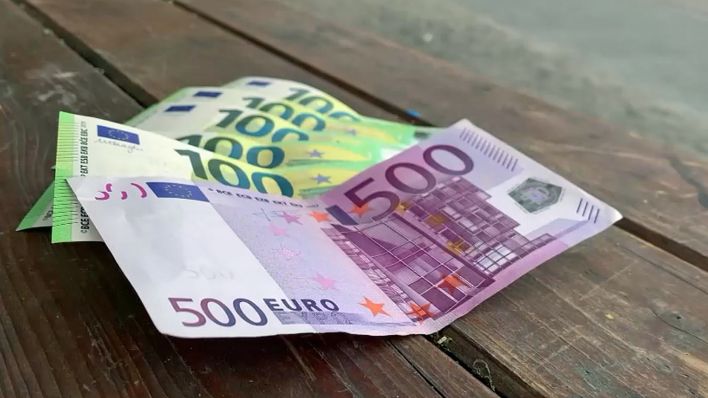 1.000 Euro, die monatlich vergeben wurden (Bild: rbb)