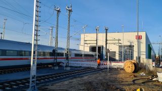 Der Test-ICE fährt Ende Dezember ins Cottbuser Bahnwerk ein (Bild: rbb/Wussmann)